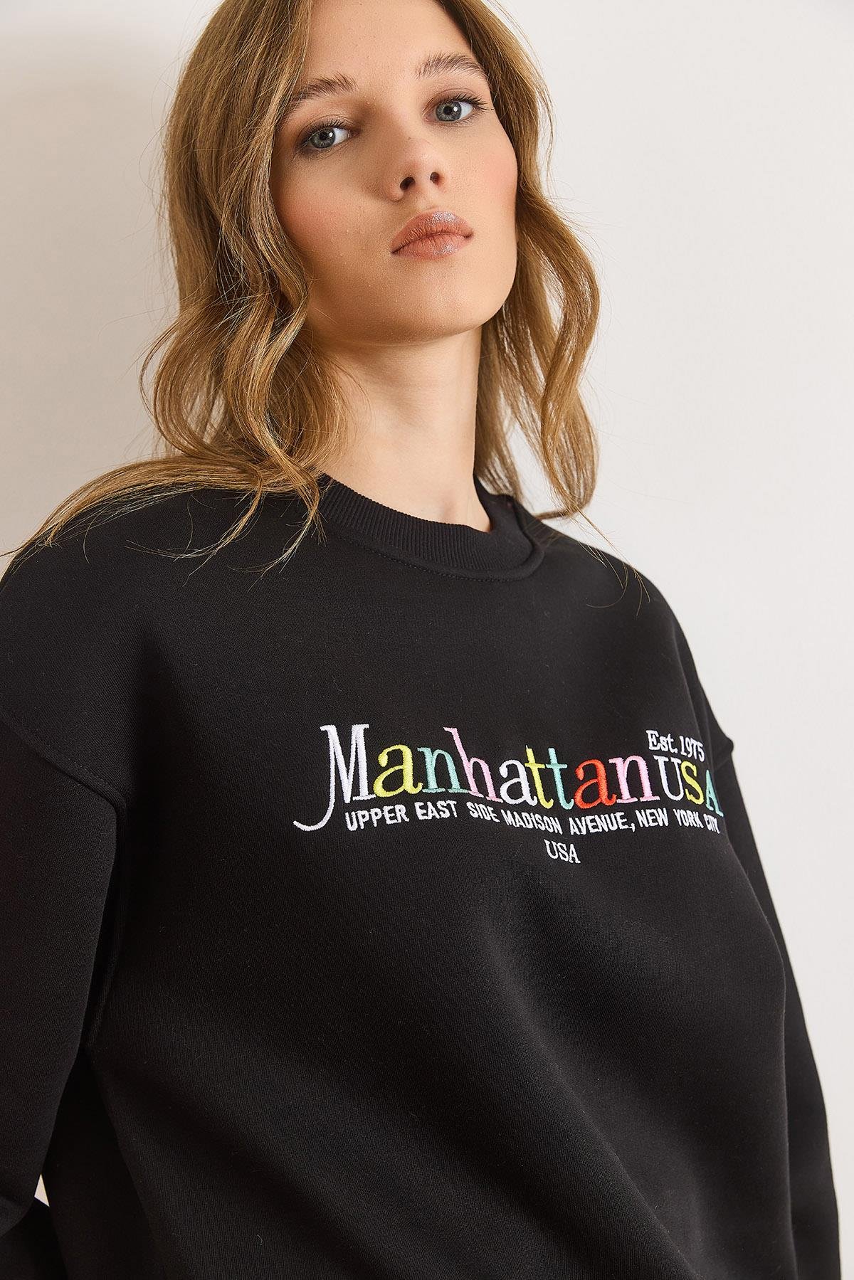 Renkli Nakışlı Şardonlu Sweatshirt Siyah