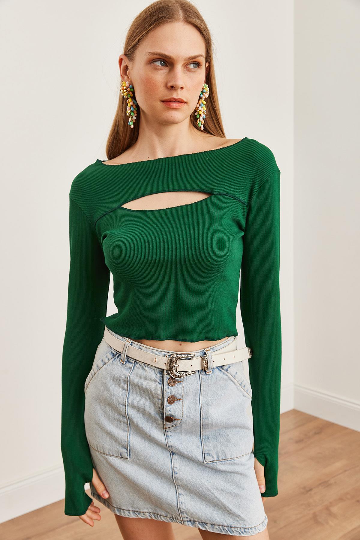 Roba Cut Out Parmak Detaylı Esnek Crop Bluz Zümrüt Yeşili