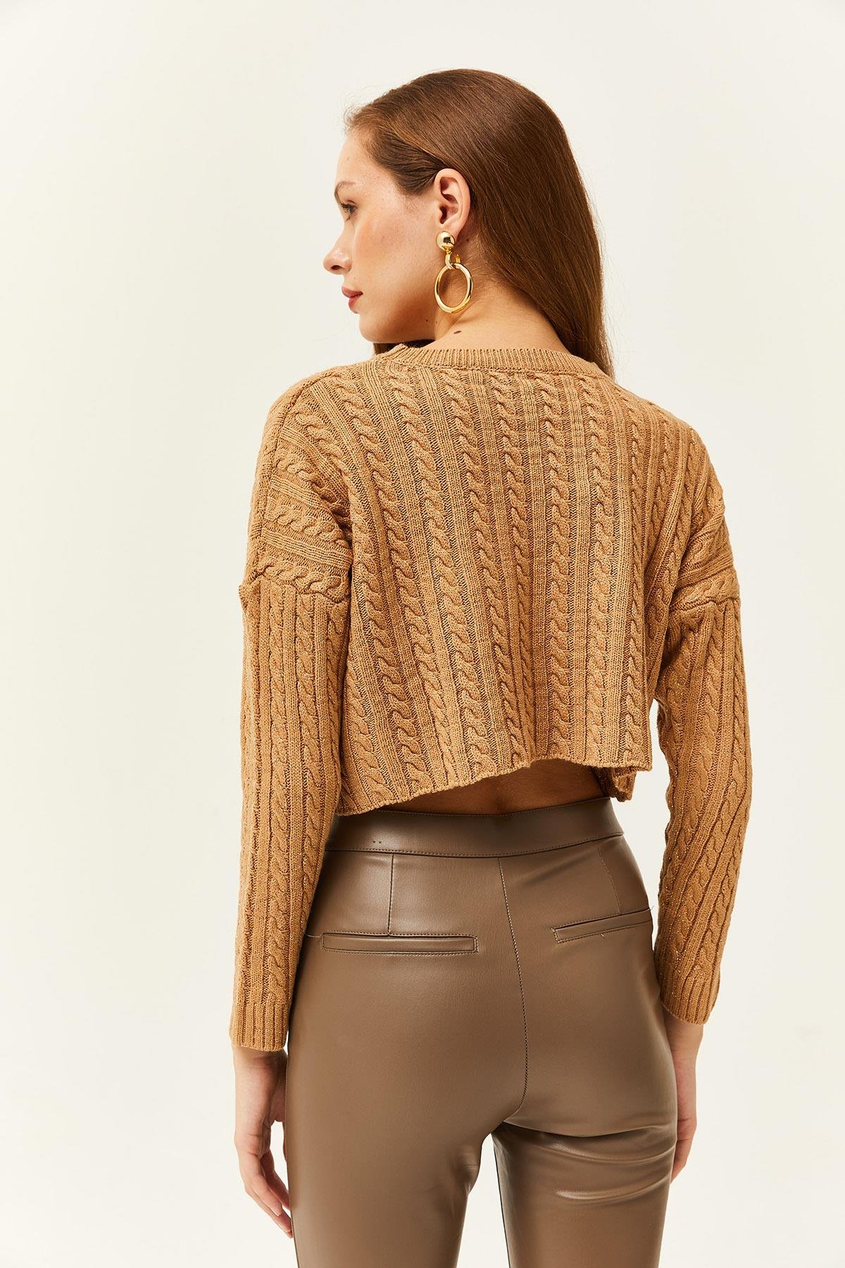 Saç Örgülü Simli Crop Triko Kazak Camel
