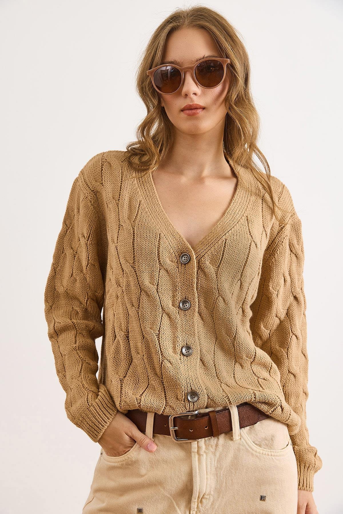 Saç Örgülü Triko Hırka Camel