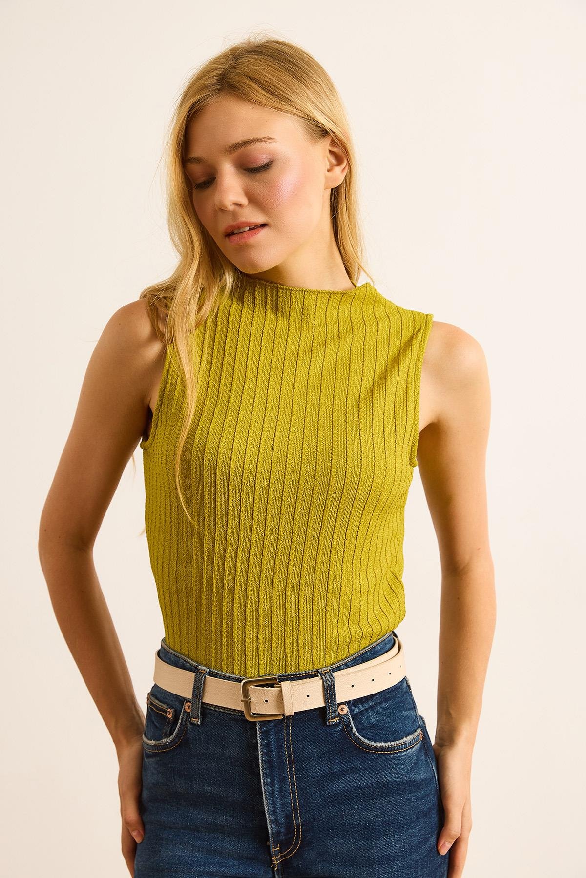 Salsa Dik Yaka Dokulu Crop Bluz Yağ Yeşili