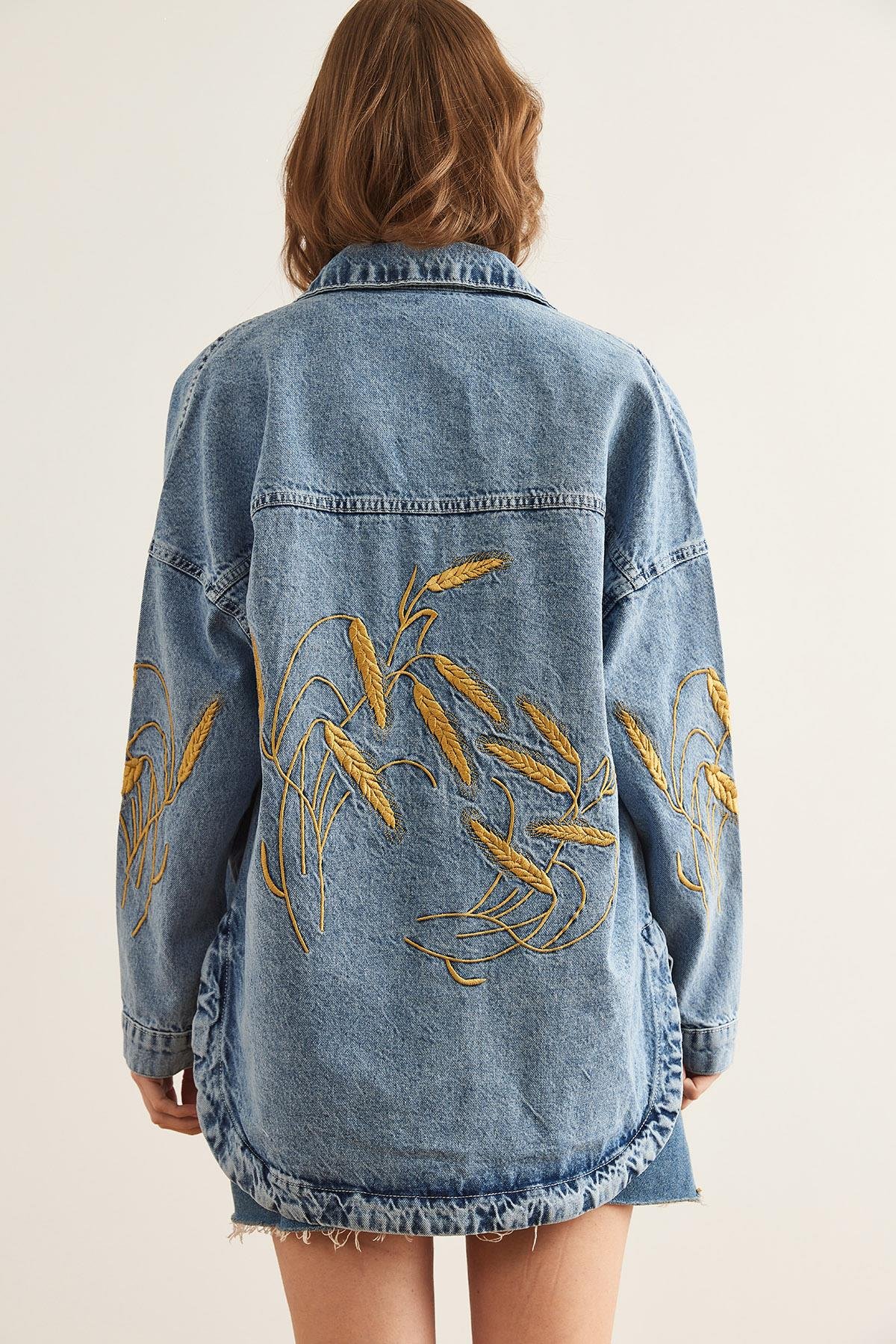 Sarı Buğday Nakışlı Oversize Denim Ceket Mavi