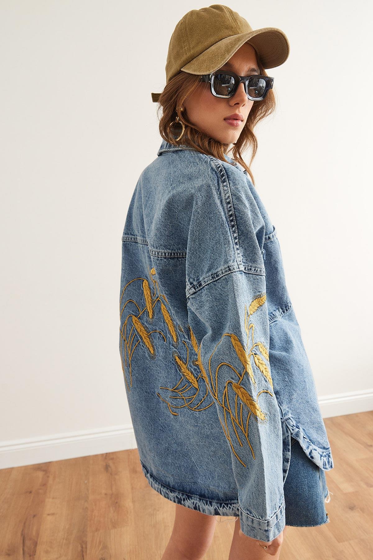 Sarı Buğday Nakışlı Oversize Denim Ceket Mavi