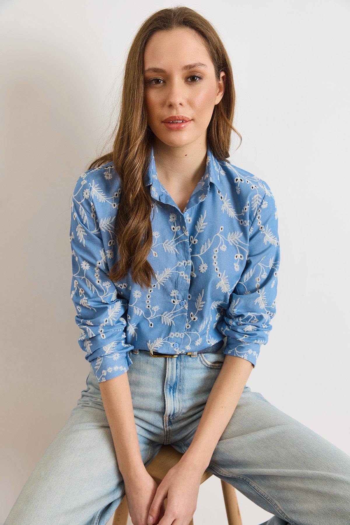 Sarmaşık Fistolu Denim Görünümlü Gömlek Açık Mavi