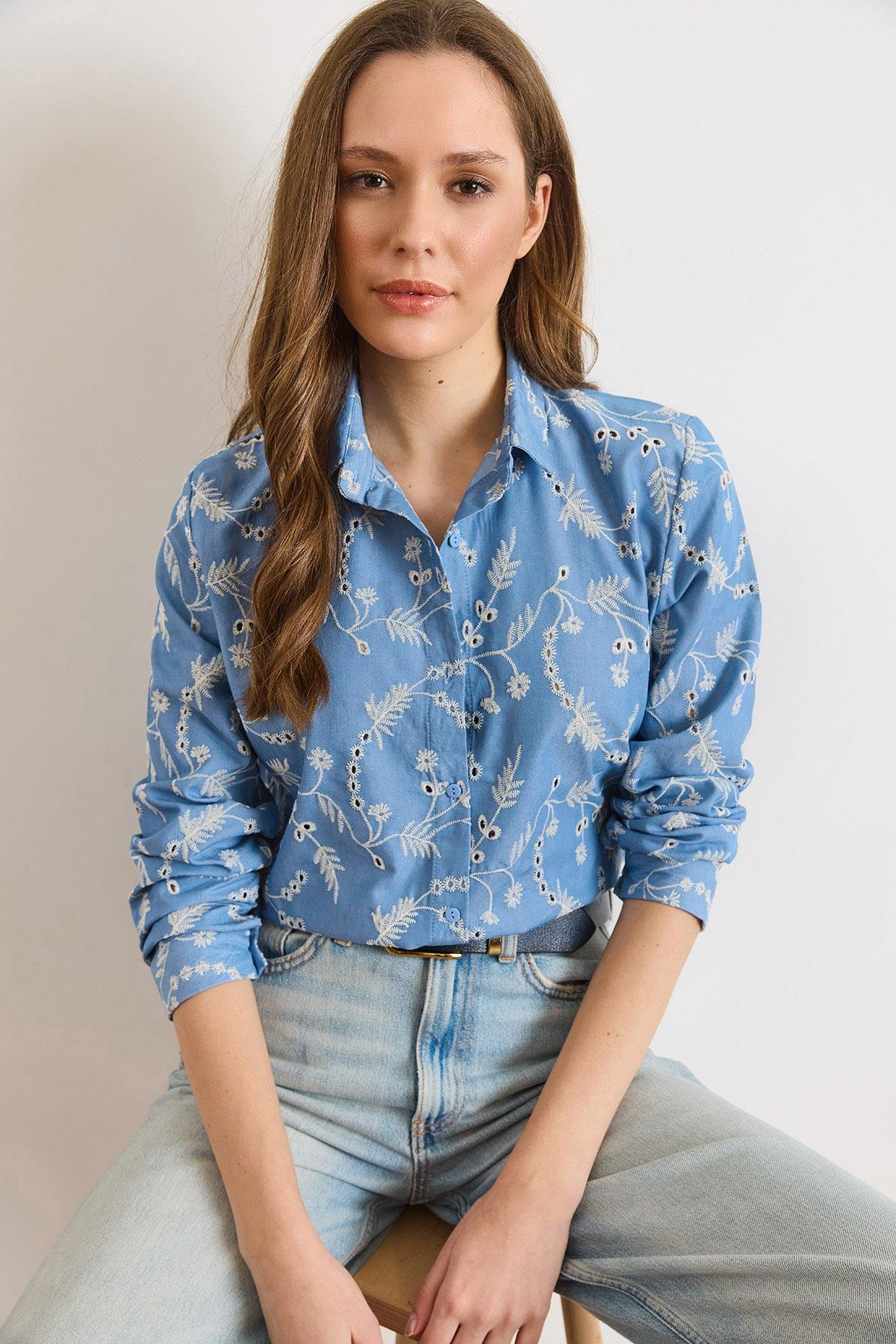 Sarmaşık Fistolu Denim Görünümlü Gömlek Açık Mavi