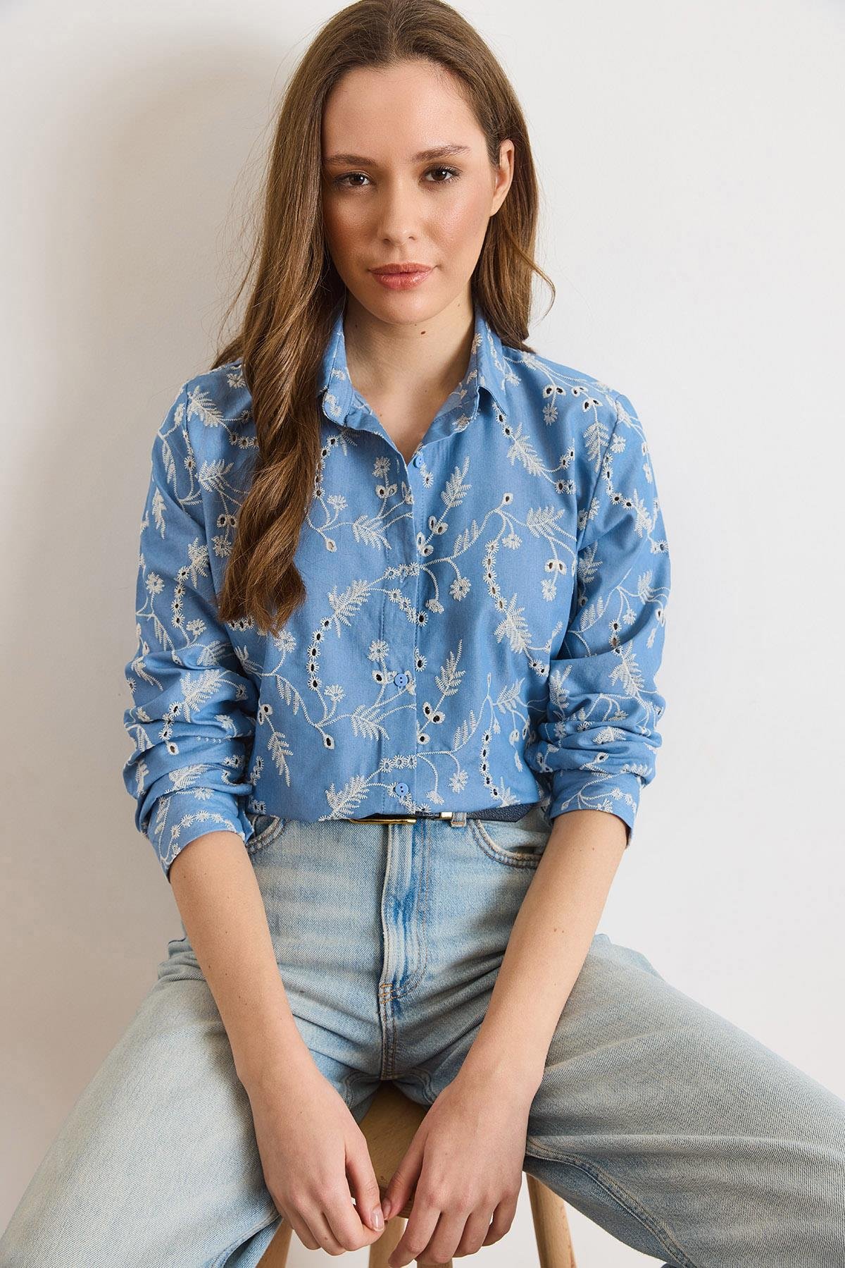 Sarmaşık Fistolu Denim Görünümlü Gömlek Açık Mavi