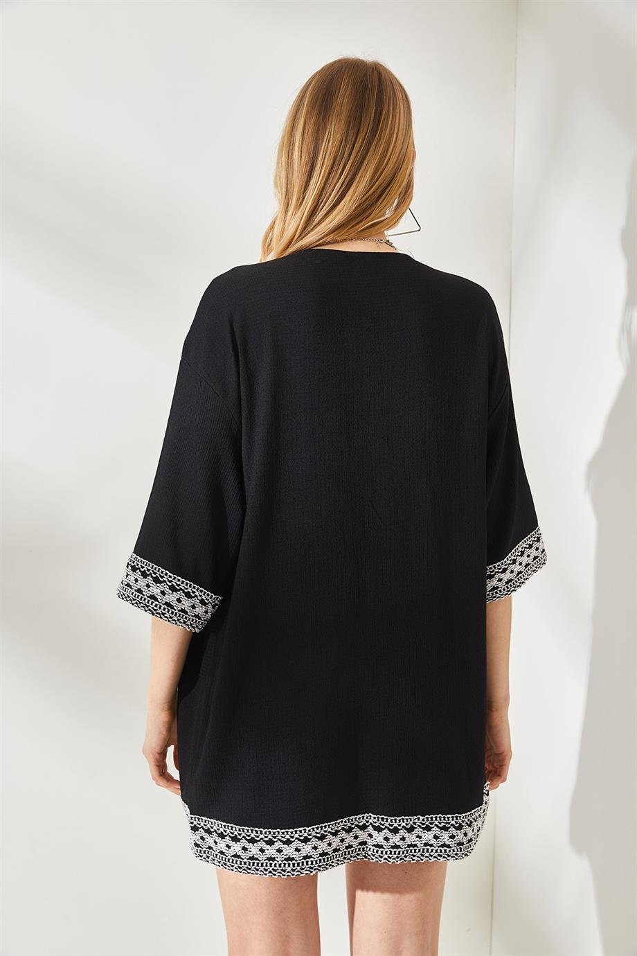 Şerit Detaylı Dokulu Kaftan Kimono Siyah
