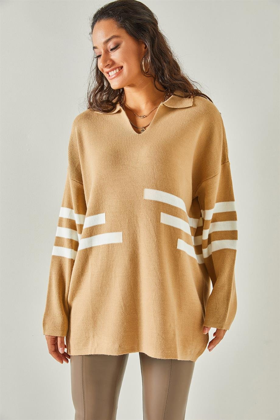 Şerit Detaylı Oversize Polo Yaka Triko Kazak Bisküvi