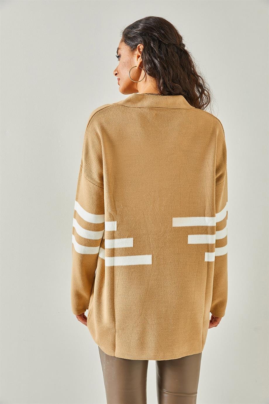 Şerit Detaylı Oversize Polo Yaka Triko Kazak Bisküvi