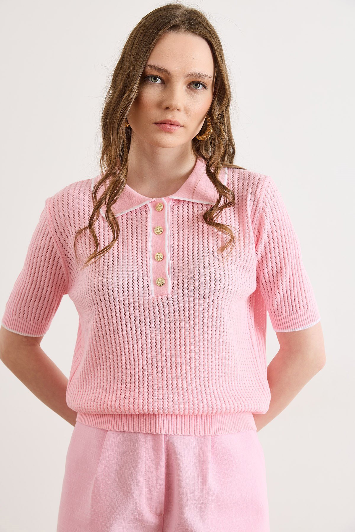 Şerit Detaylı Polo Yaka Ajurlu Triko Bluz Pembe