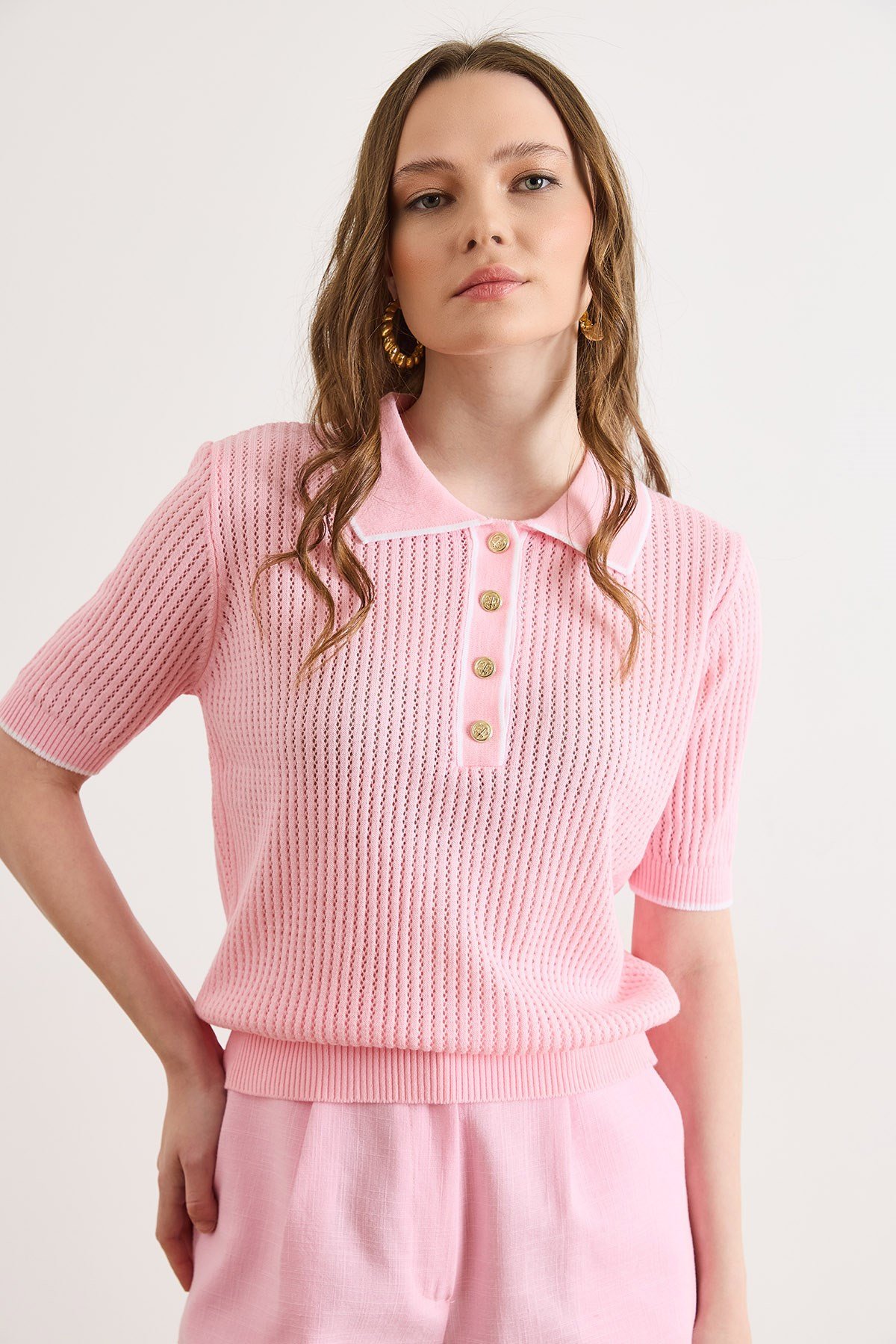 Şerit Detaylı Polo Yaka Ajurlu Triko Bluz Pembe