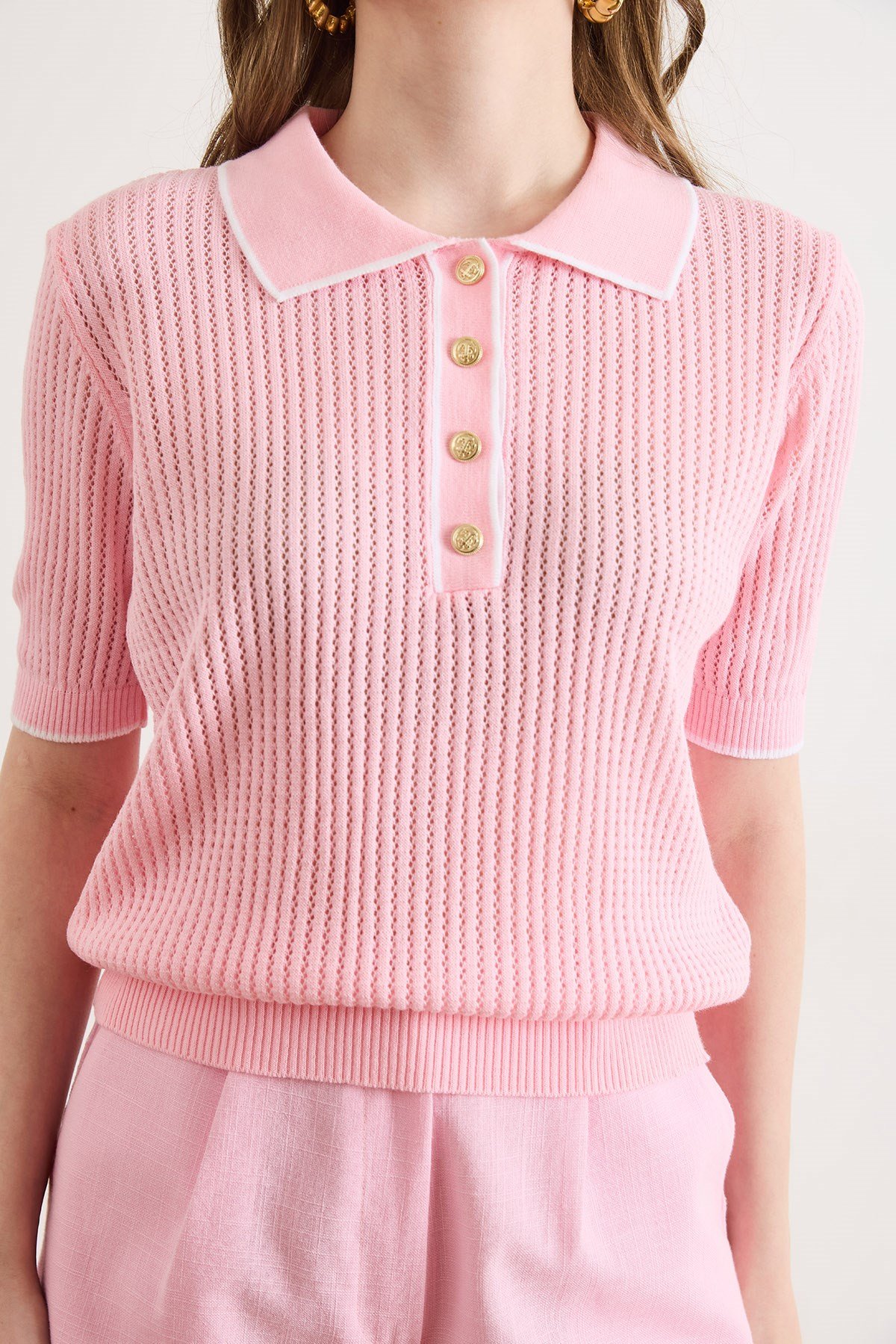 Şerit Detaylı Polo Yaka Ajurlu Triko Bluz Pembe