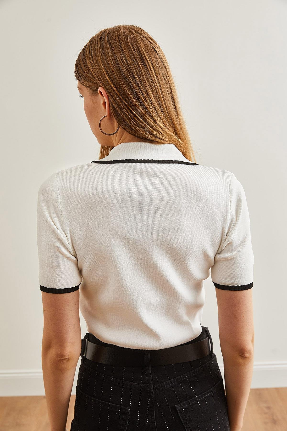 Şerit Detaylı Polo Yaka Crop Esnek Bluz Beyaz