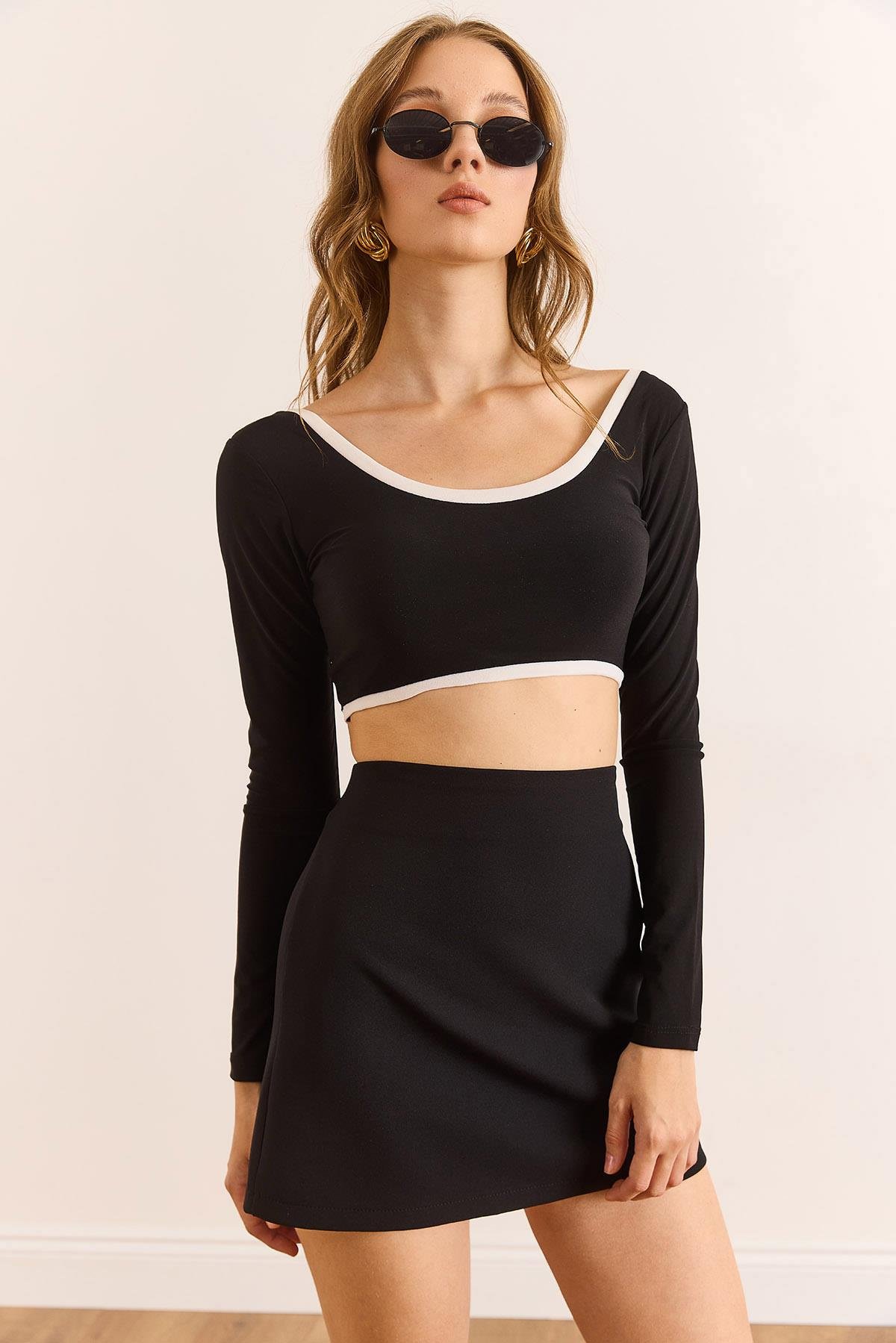 Şerit Detaylı Sandy Crop Bluz Siyah
