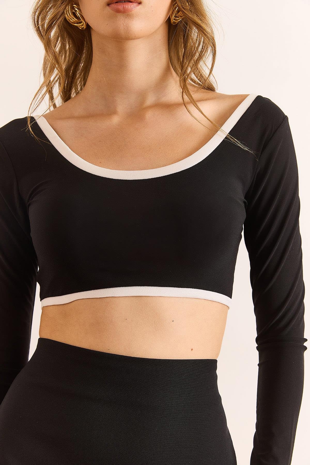 Şerit Detaylı Sandy Crop Bluz Siyah