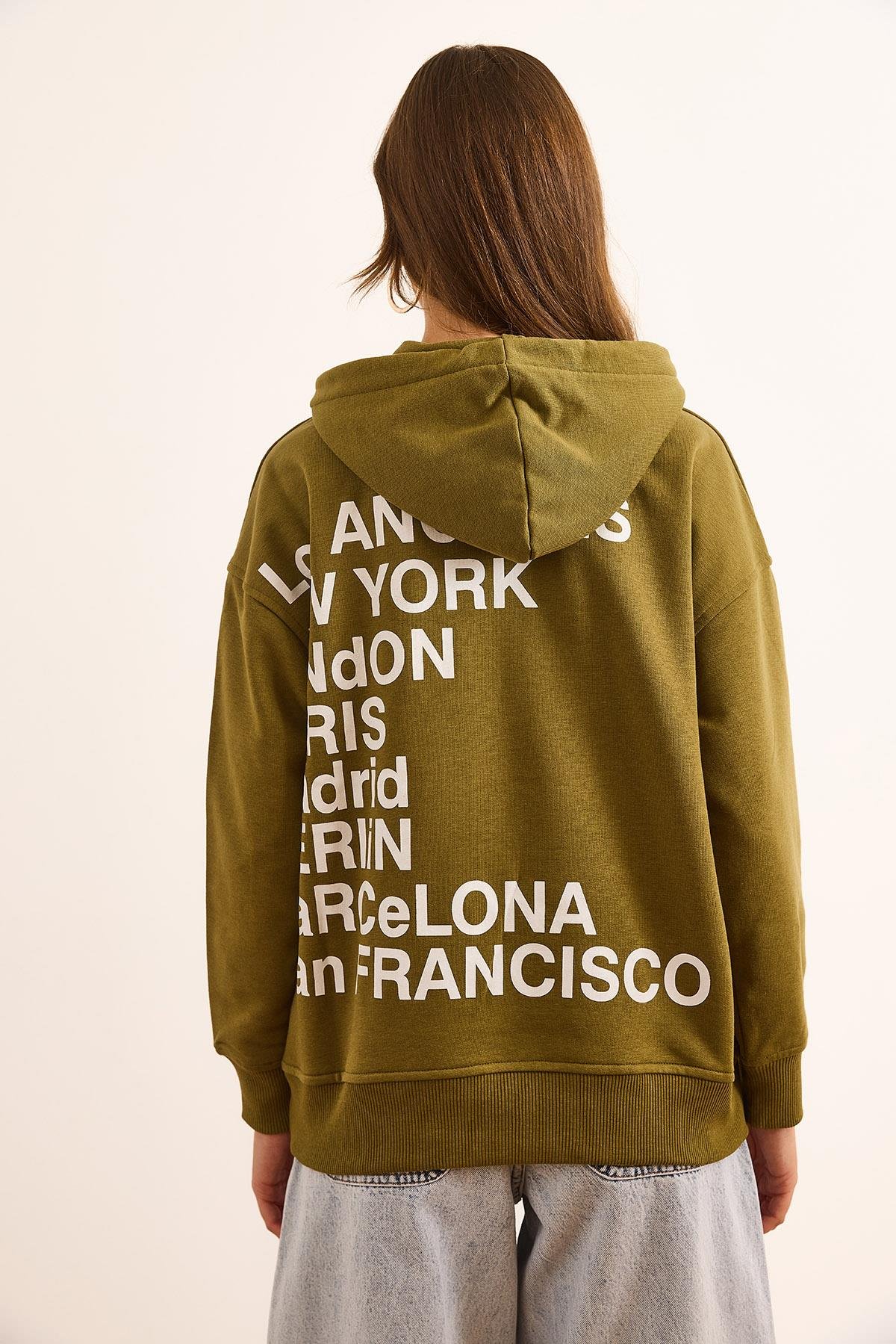 Sırtı Baskılı Kapüşonlu Oversize 2 İp Sweatshirt Haki