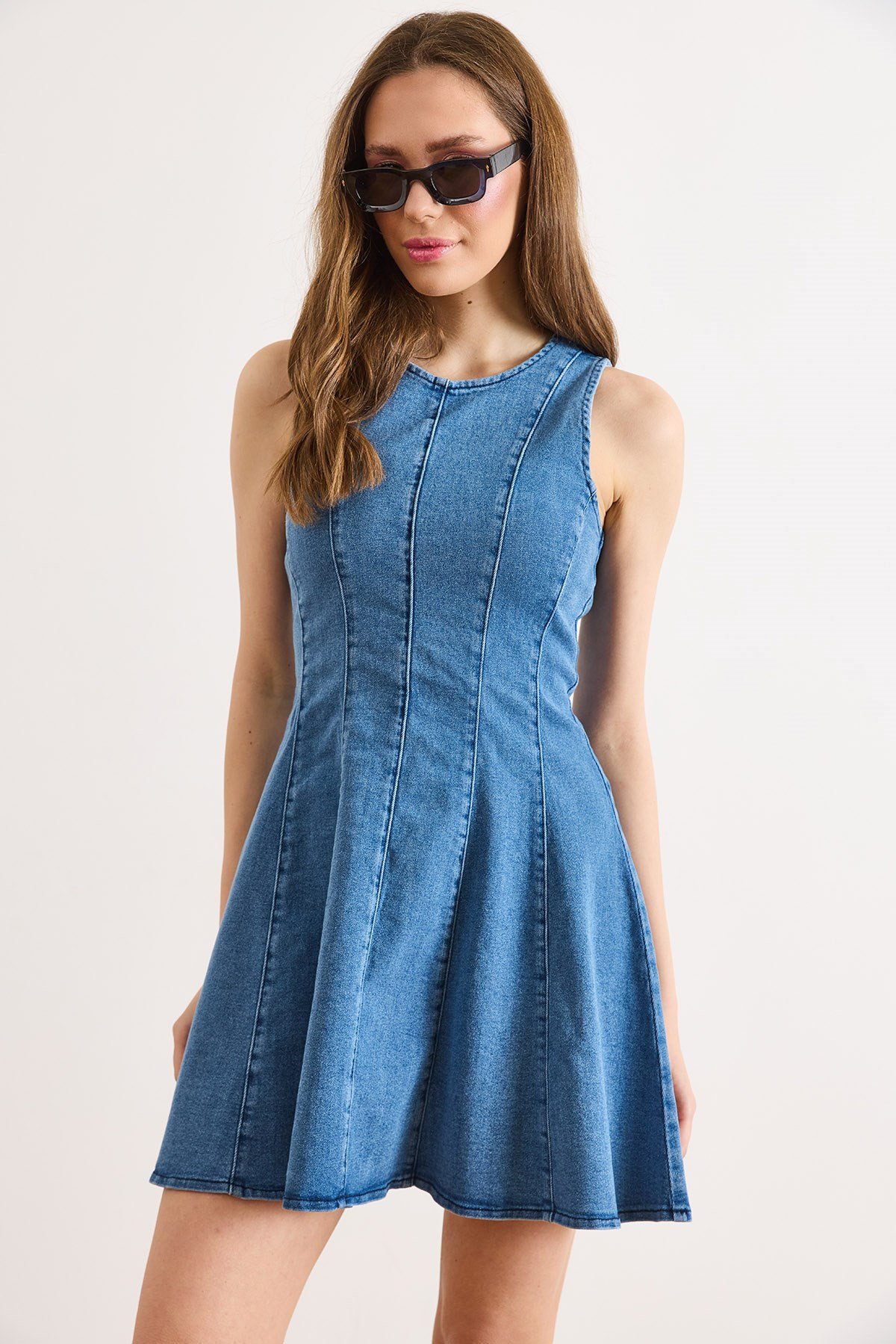 Sırtı Fermuarlı Mini Denim Kloş Elbise Mavi