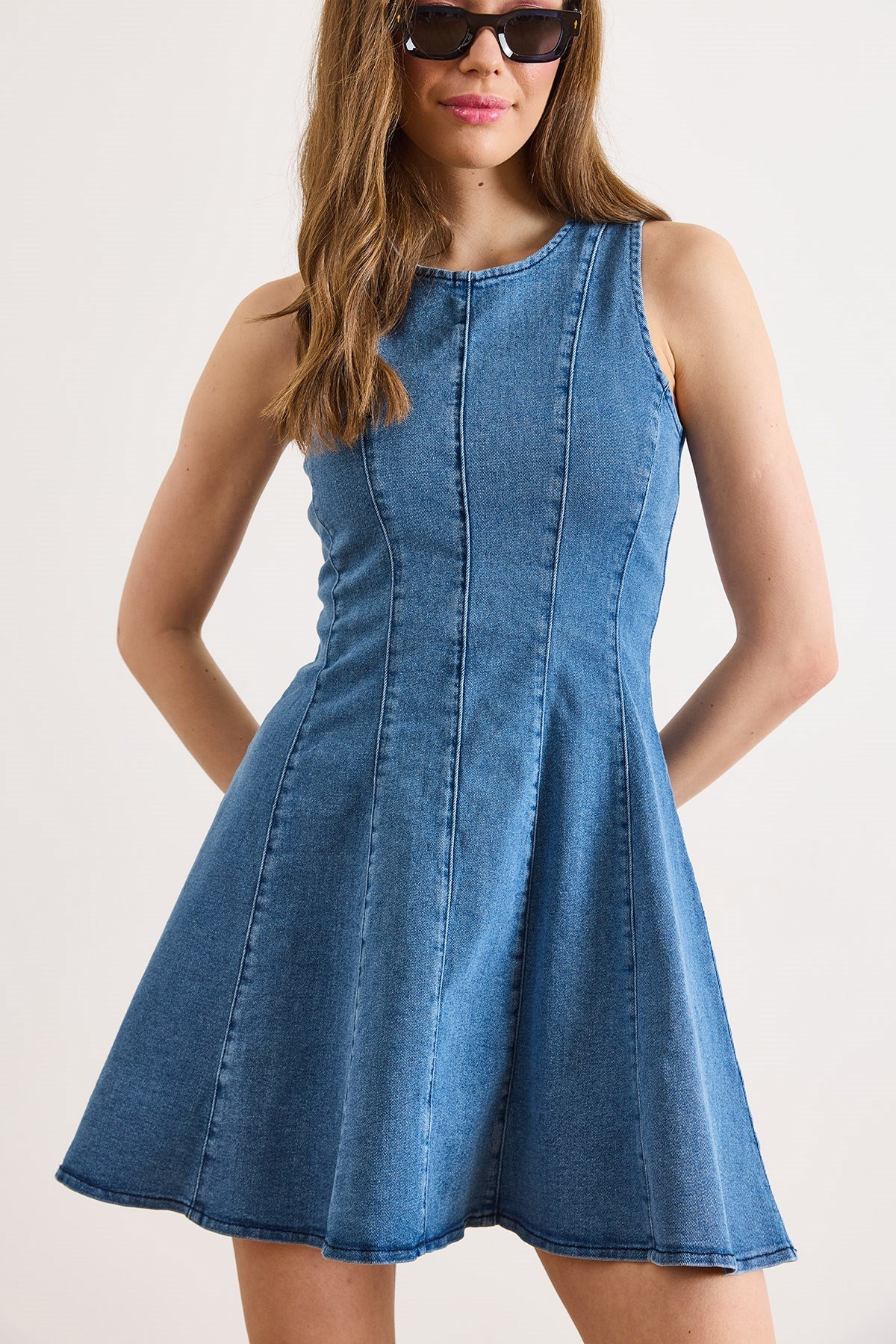 Sırtı Fermuarlı Mini Denim Kloş Elbise Mavi