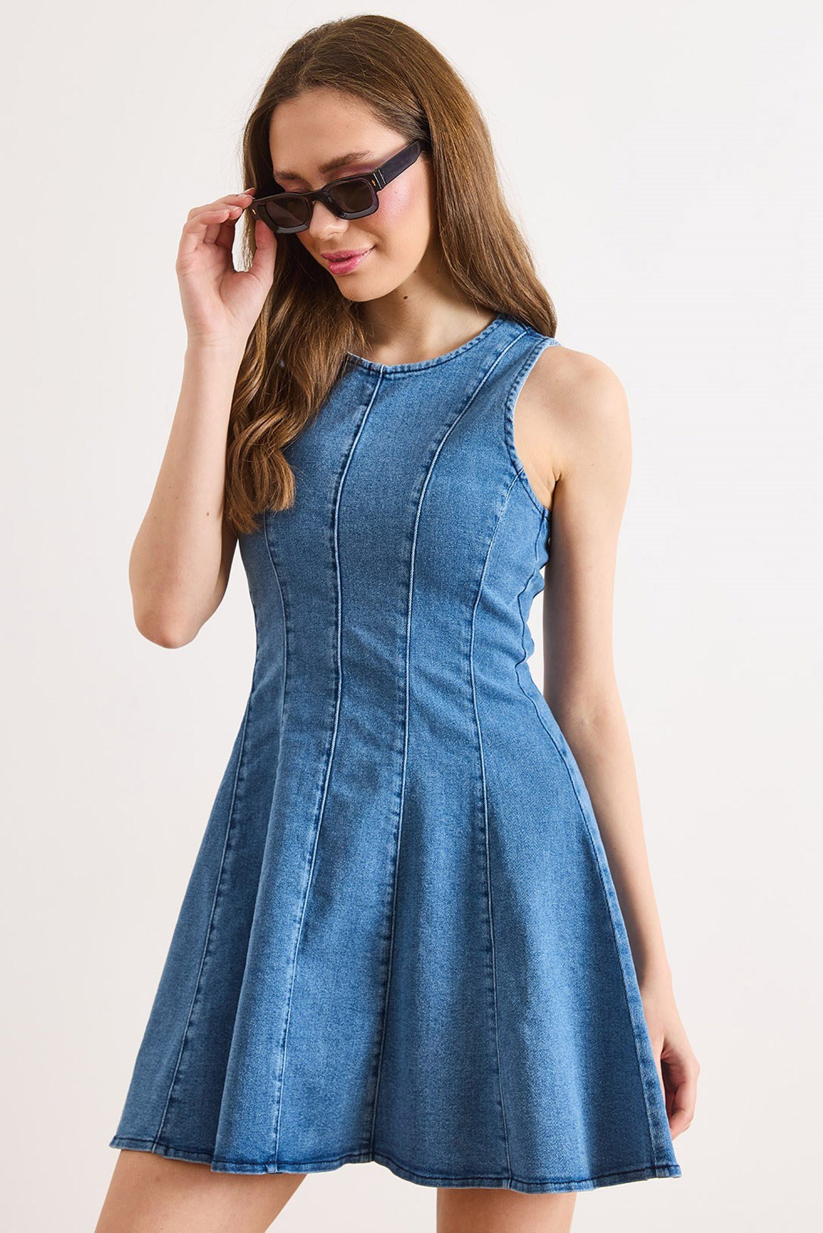 Sırtı Fermuarlı Mini Denim Kloş Elbise Mavi