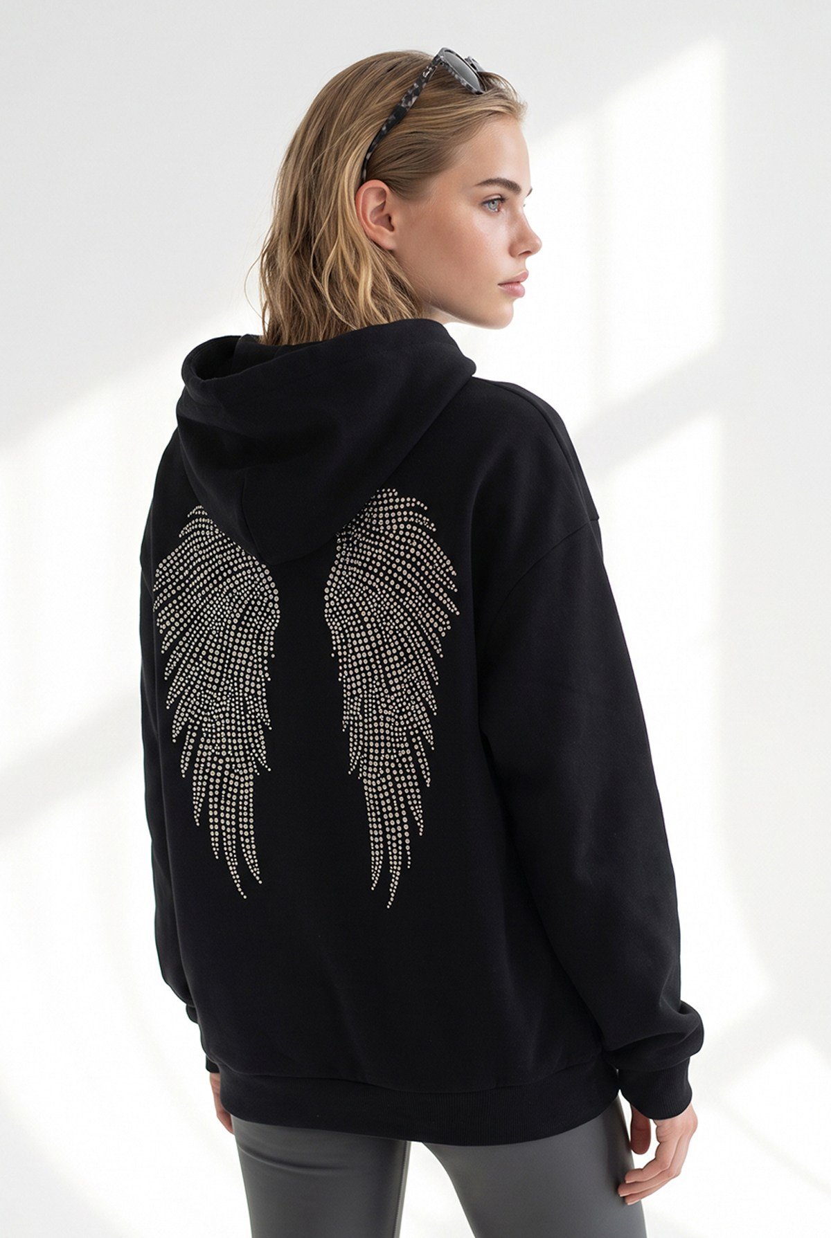 Sırtı Taş Kanat Detaylı Oversize Sweatshirt Siyah