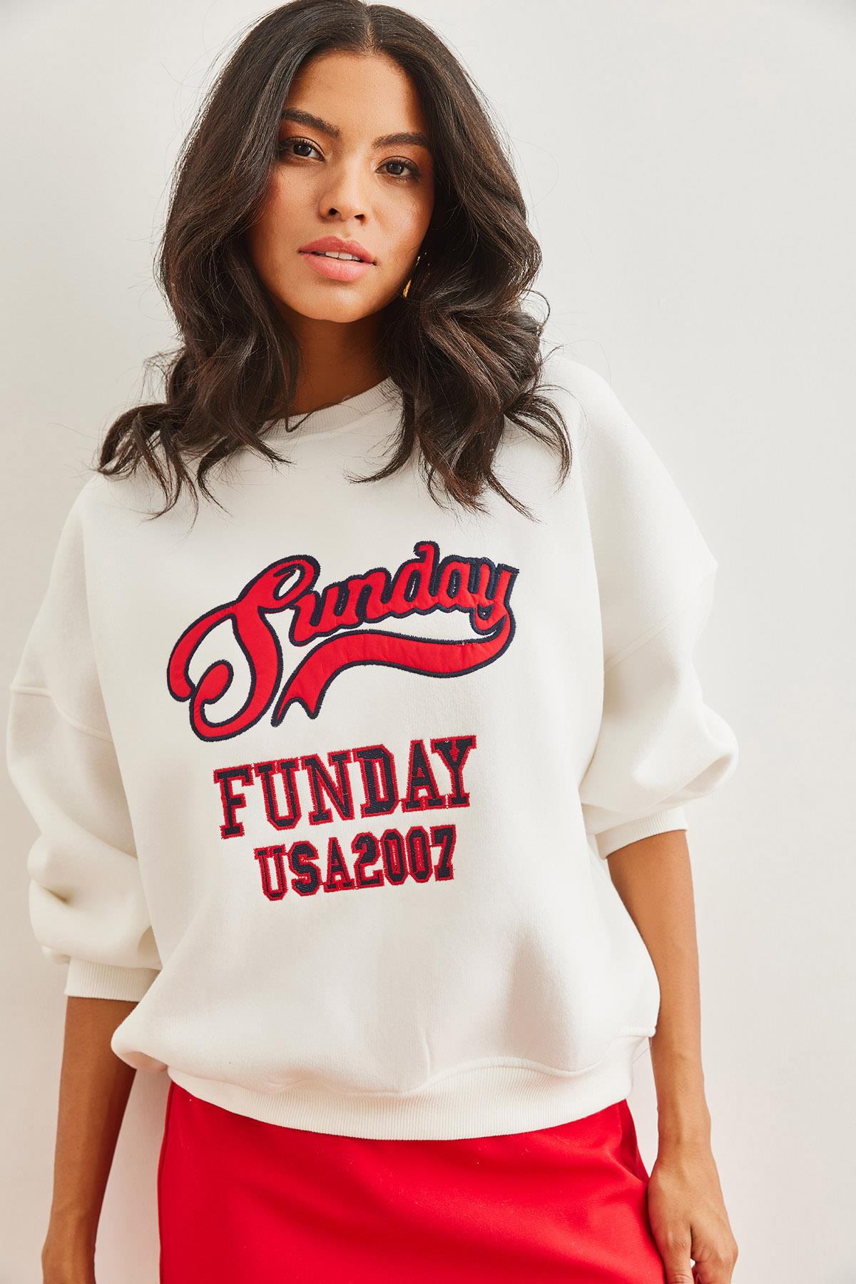 Sunday Aplikeli Şardonlu Sweatshirt Ekru