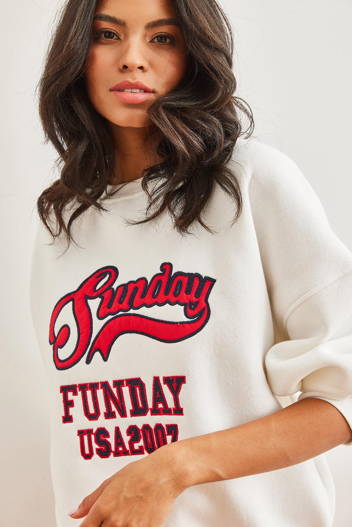 Sunday Aplikeli Şardonlu Sweatshirt Ekru