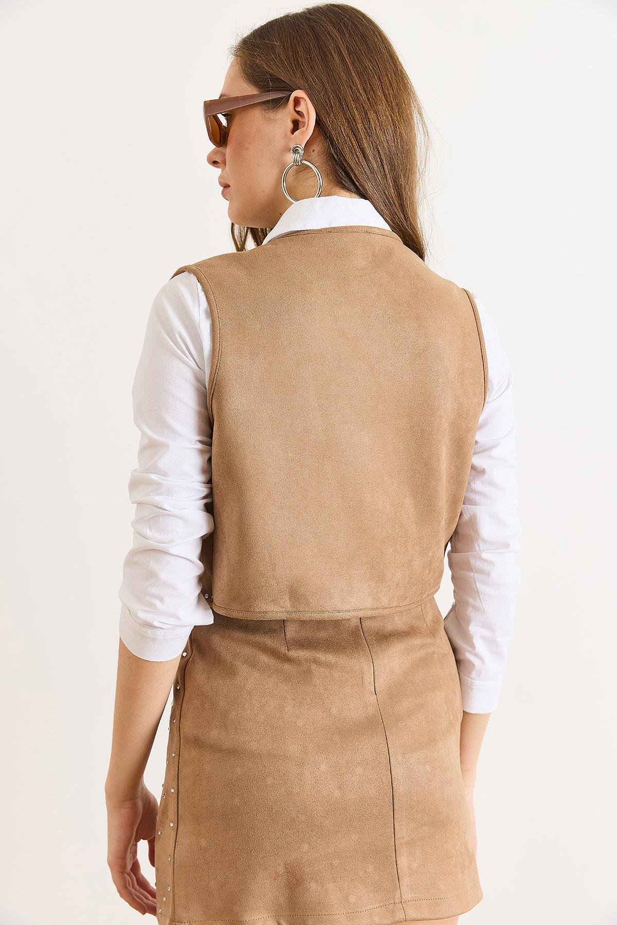 Taş Detaylı Süet Yelek Camel