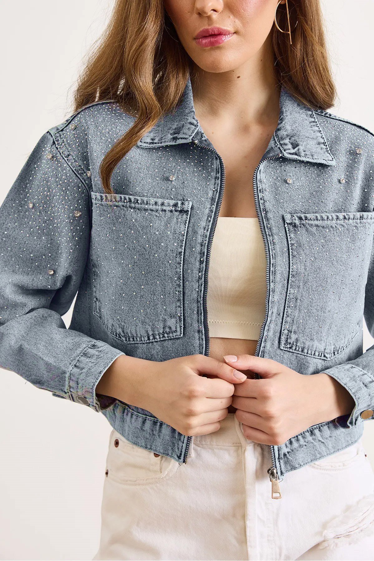 Taş Payet Detaylı Yıkanmış Crop Denim Ceket Açık Mavi
