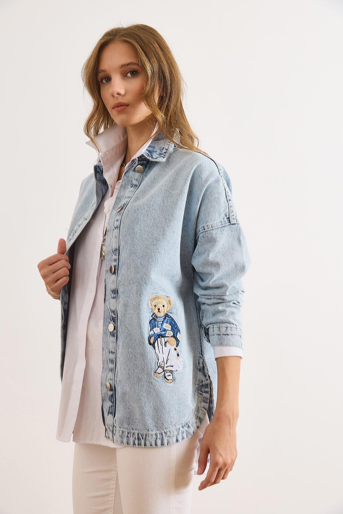 Tek Cepli Ayıcık Nakışlı Denim Ceket Açık Mavi