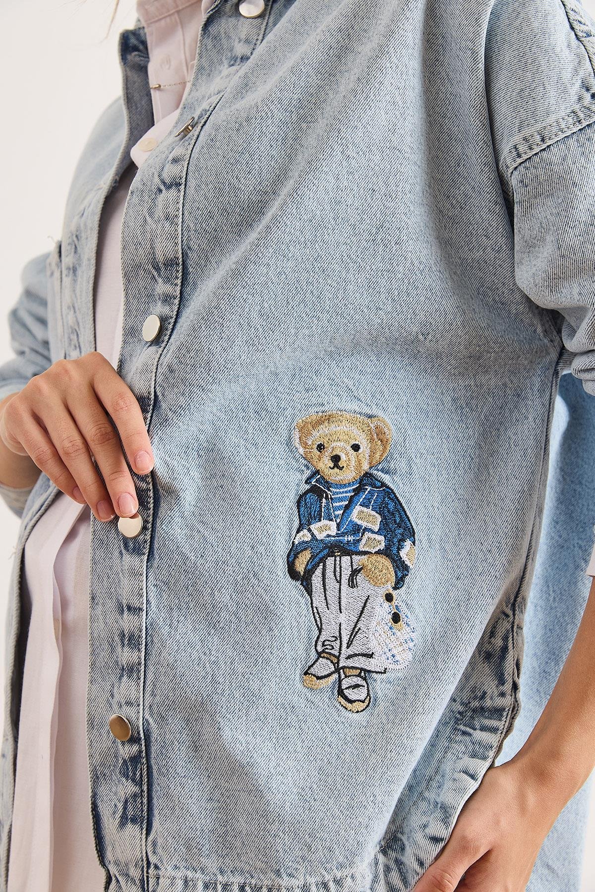 Tek Cepli Ayıcık Nakışlı Denim Ceket Açık Mavi