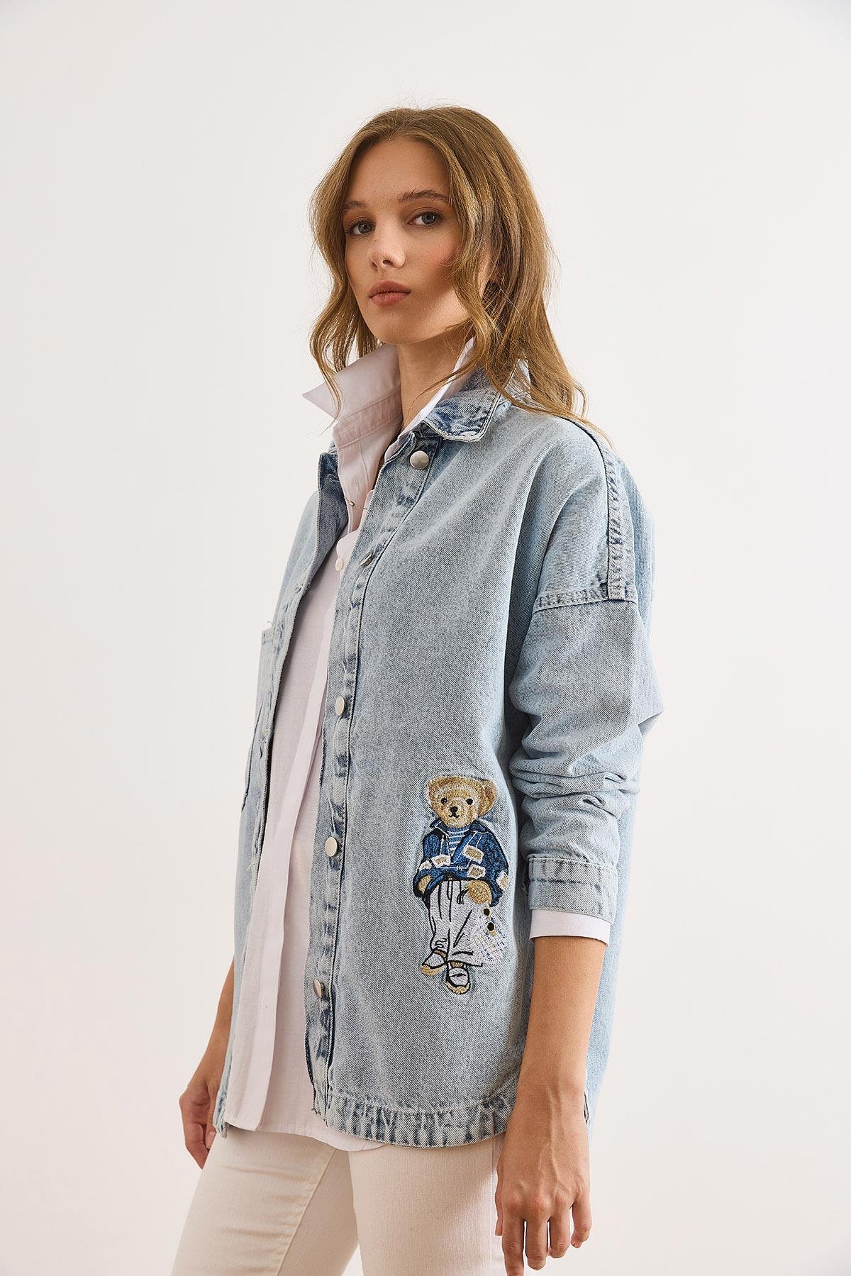 Tek Cepli Ayıcık Nakışlı Denim Ceket Açık Mavi