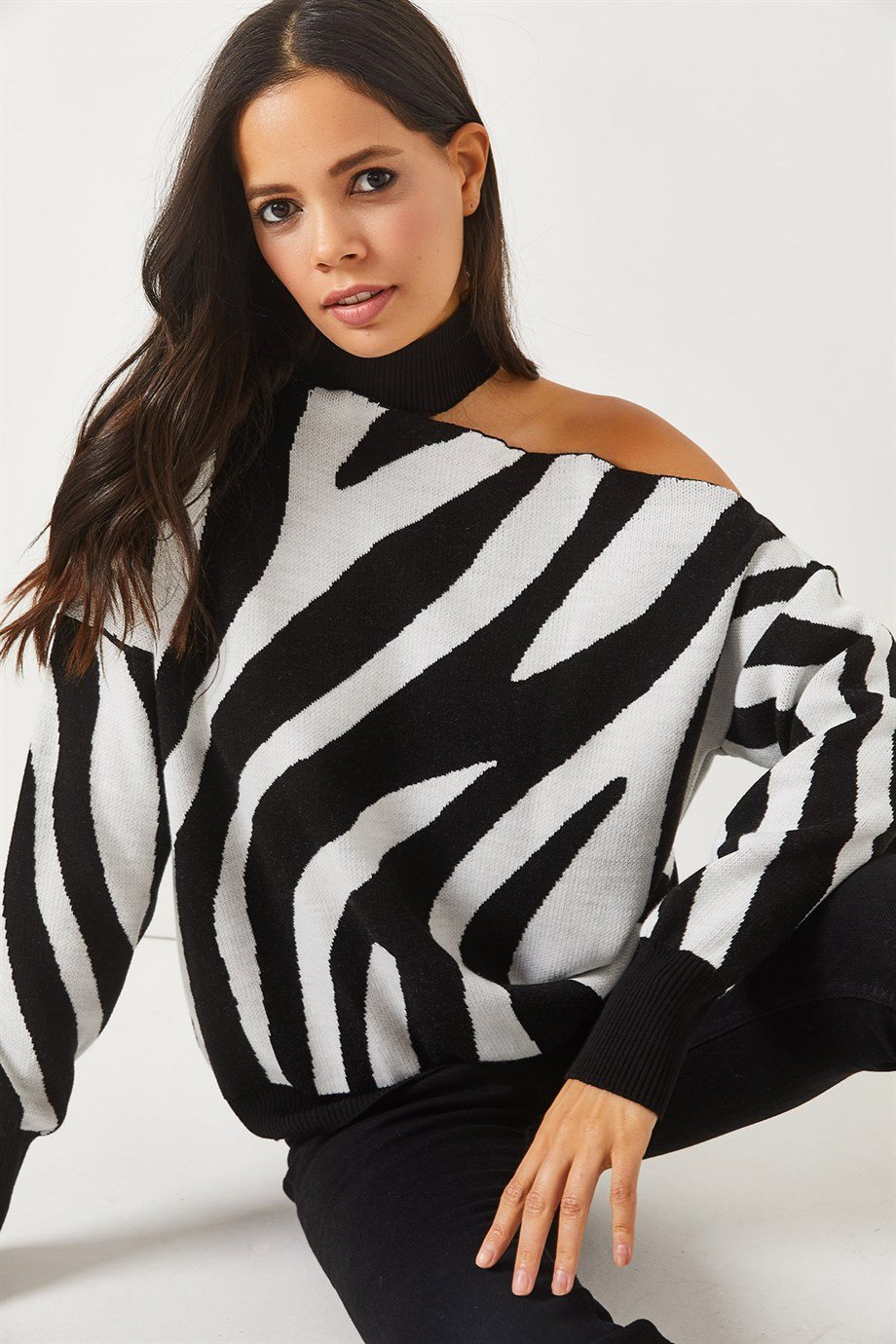 Tek Omuz Zebra Desen Oversize Triko Kazak Siyah