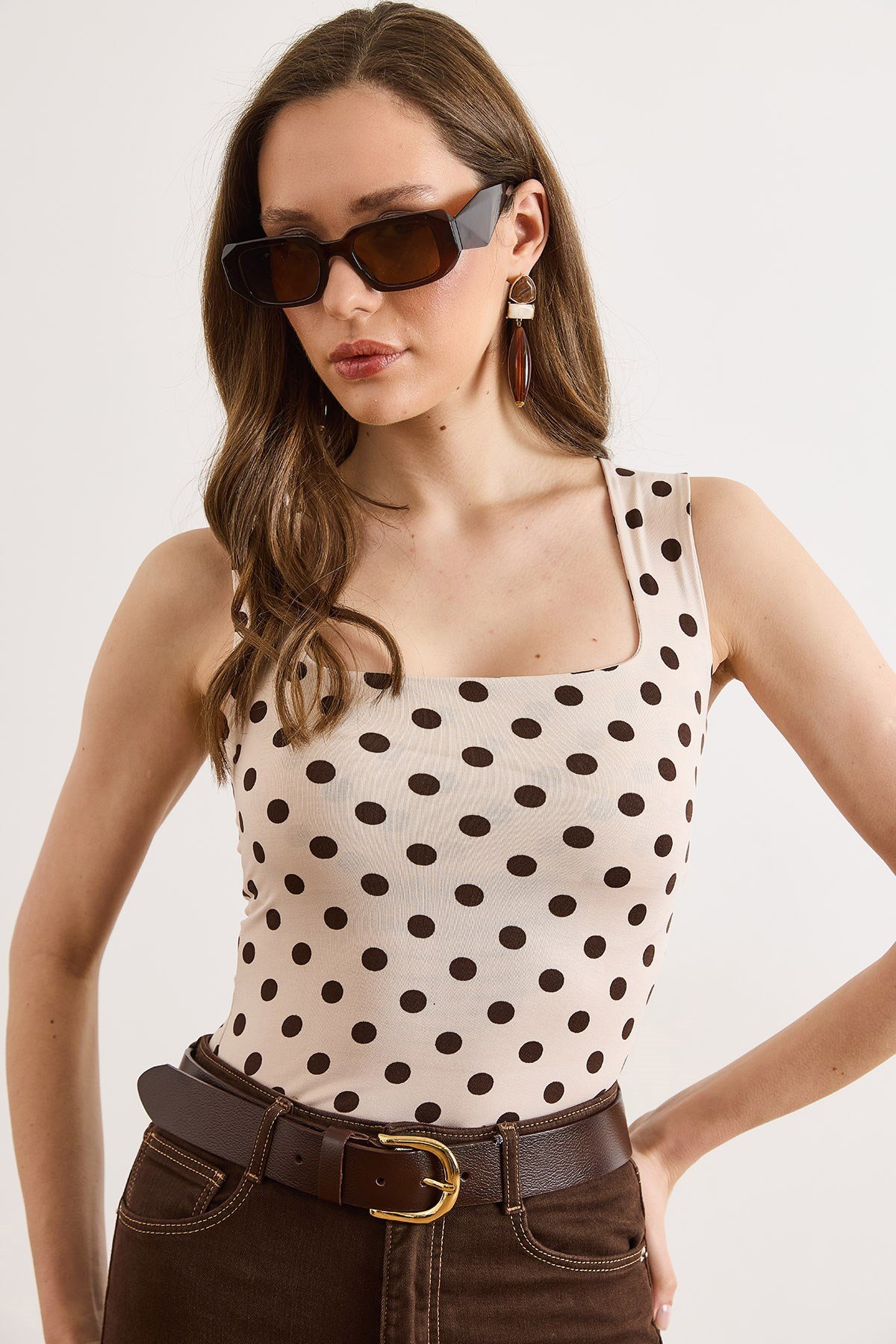 U Yaka Yarıya Kadar Çift Kat Altı Çıtçıtlı Bodysuit Puantiye Bej