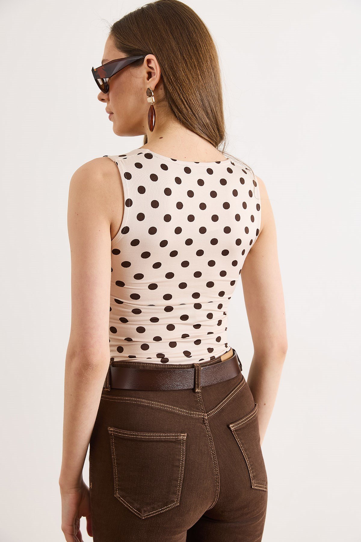 U Yaka Yarıya Kadar Çift Kat Altı Çıtçıtlı Bodysuit Puantiye Bej