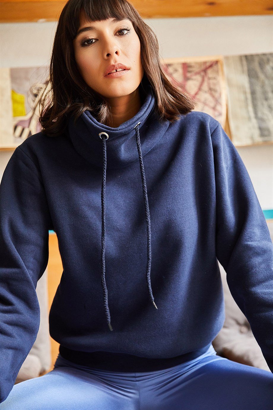 Uzun Boğazlı Yumuşak Dokulu Kalın Sweatshirt Lacivert