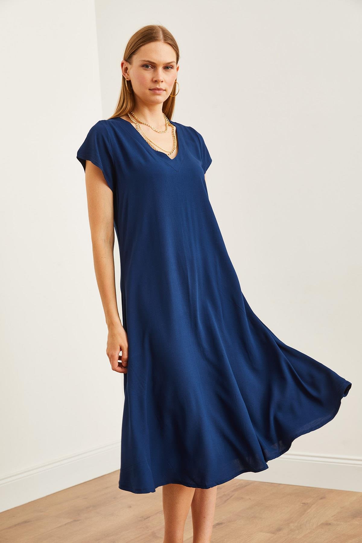 V Yaka Dokuma Viskon Salaş Elbise Lacivert