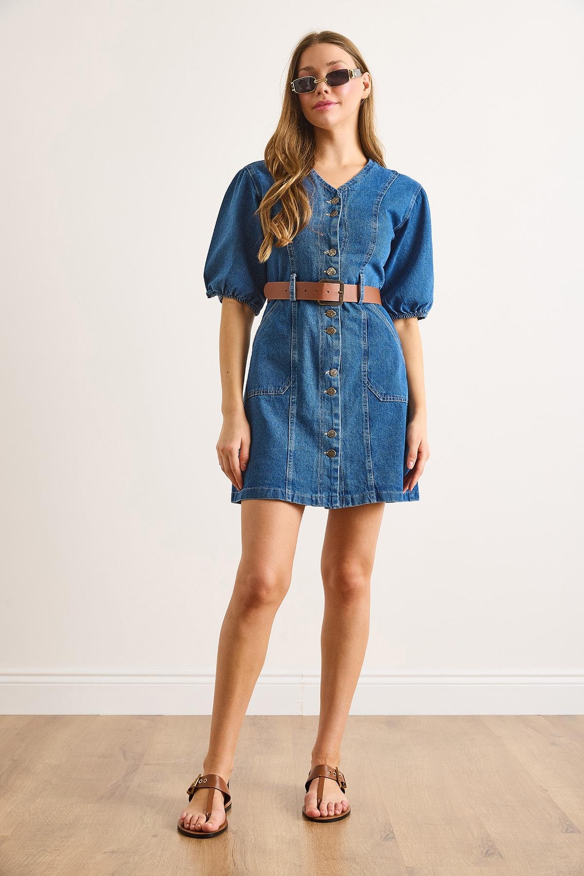 V Yaka Kemerli Cepli Mini Denim Elbise Mavi