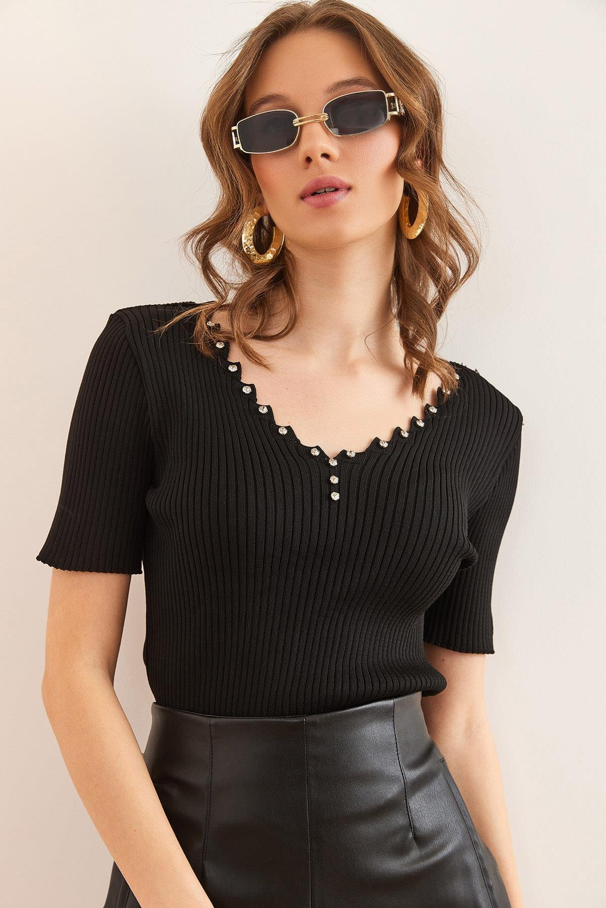 V Yaka Taş Detaylı Crop Triko Bluz Siyah