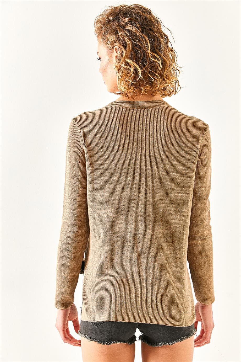 V Yaka Yanı Yırtmaçlı Yumuşak Dokulu Triko Kazak Camel