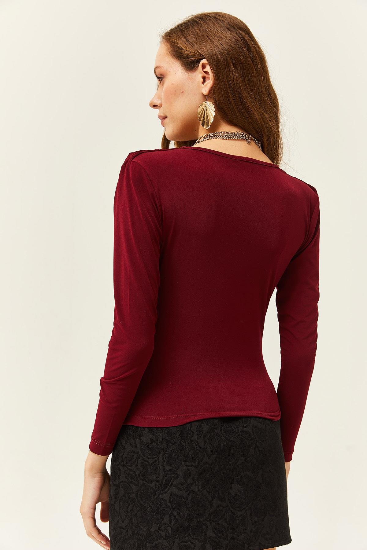 Vatkalı Pileli Degaje Yaka Bluz Bordo