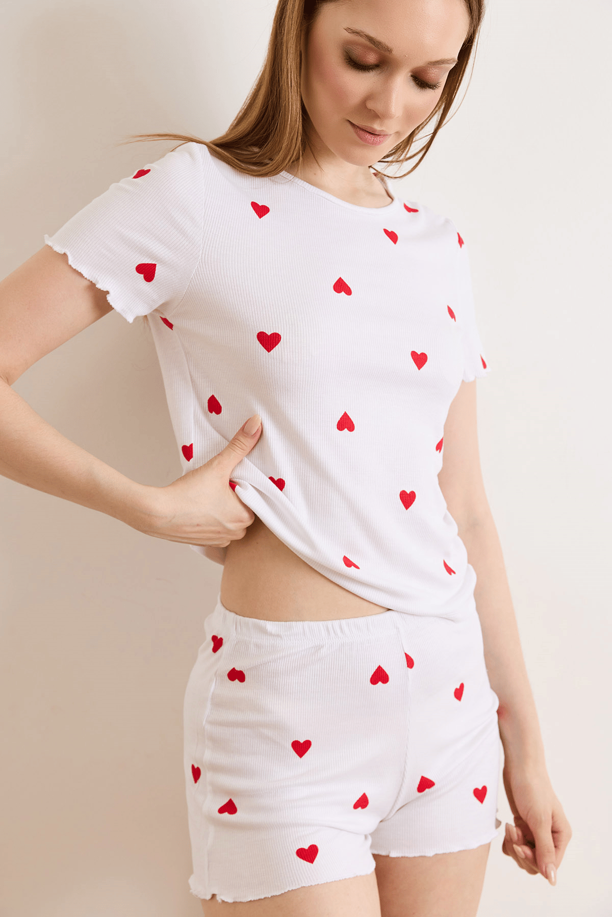 Viskon Şortlu Pijama Takımı Beyaz Kalp