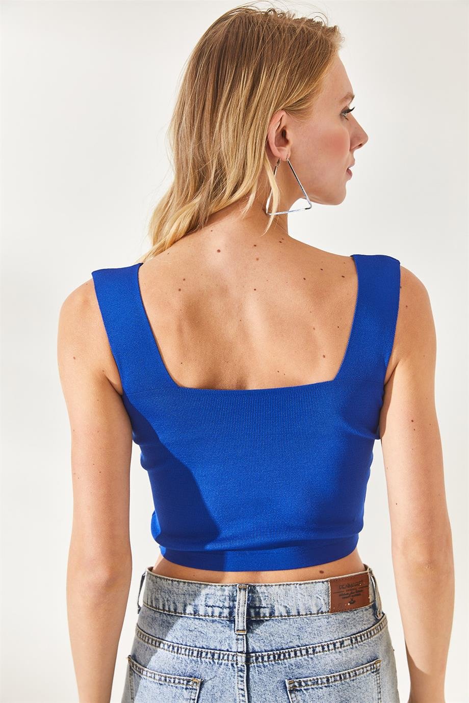 Yaka Detaylı Bel Dekolteli Crop Triko Bluz Saks Mavi