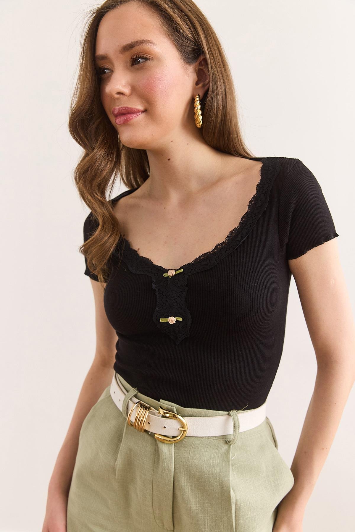Yaka Detaylı Crop Kaşkorse Bluz Siyah