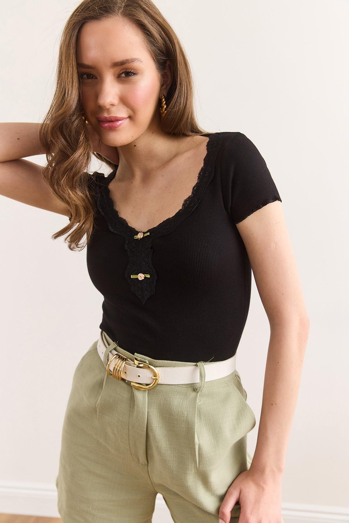 Yaka Detaylı Crop Kaşkorse Bluz Siyah