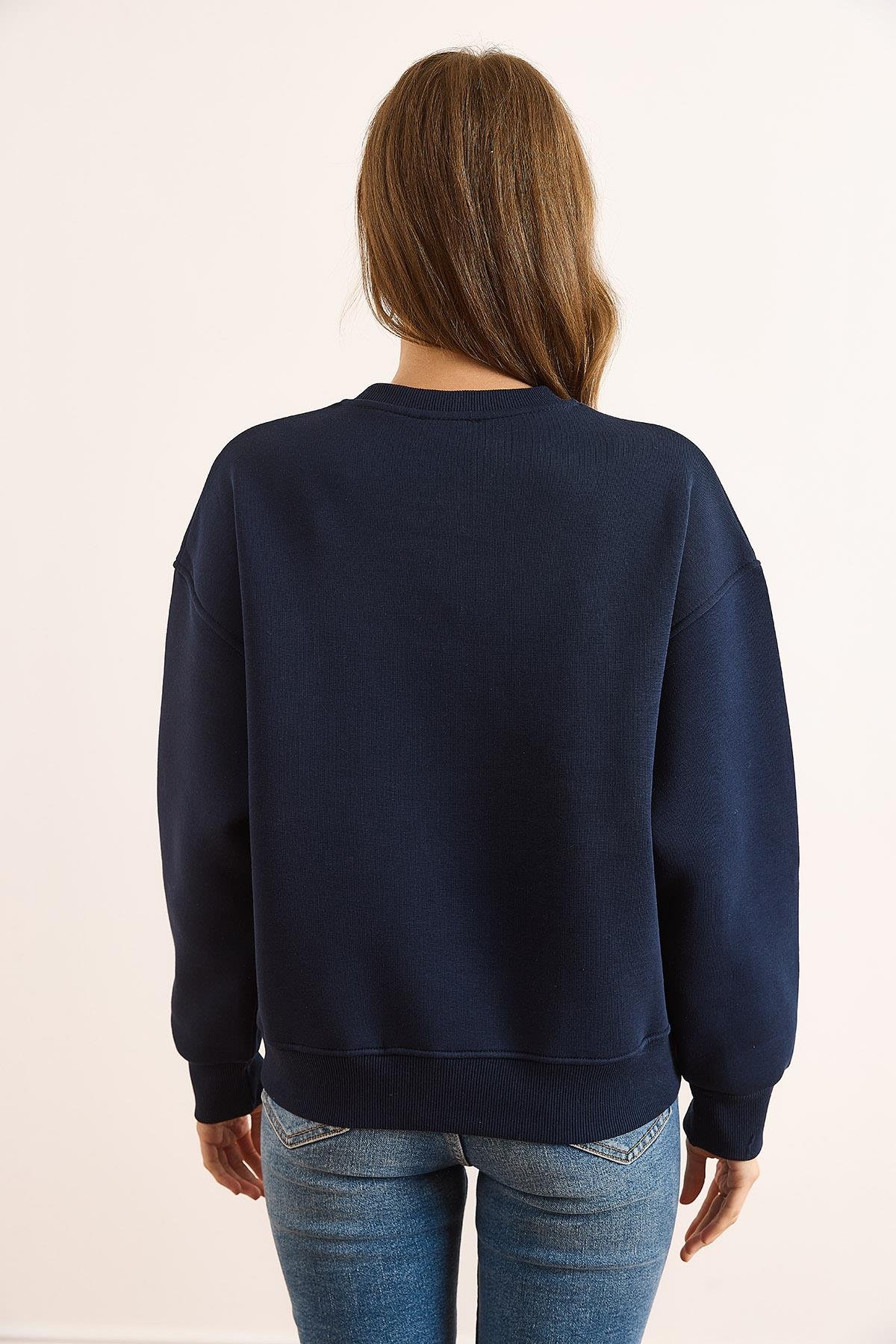 Yaka Detaylı Kalp Nakışlı Şardonlu Kalın Sweatshirt Lacivert