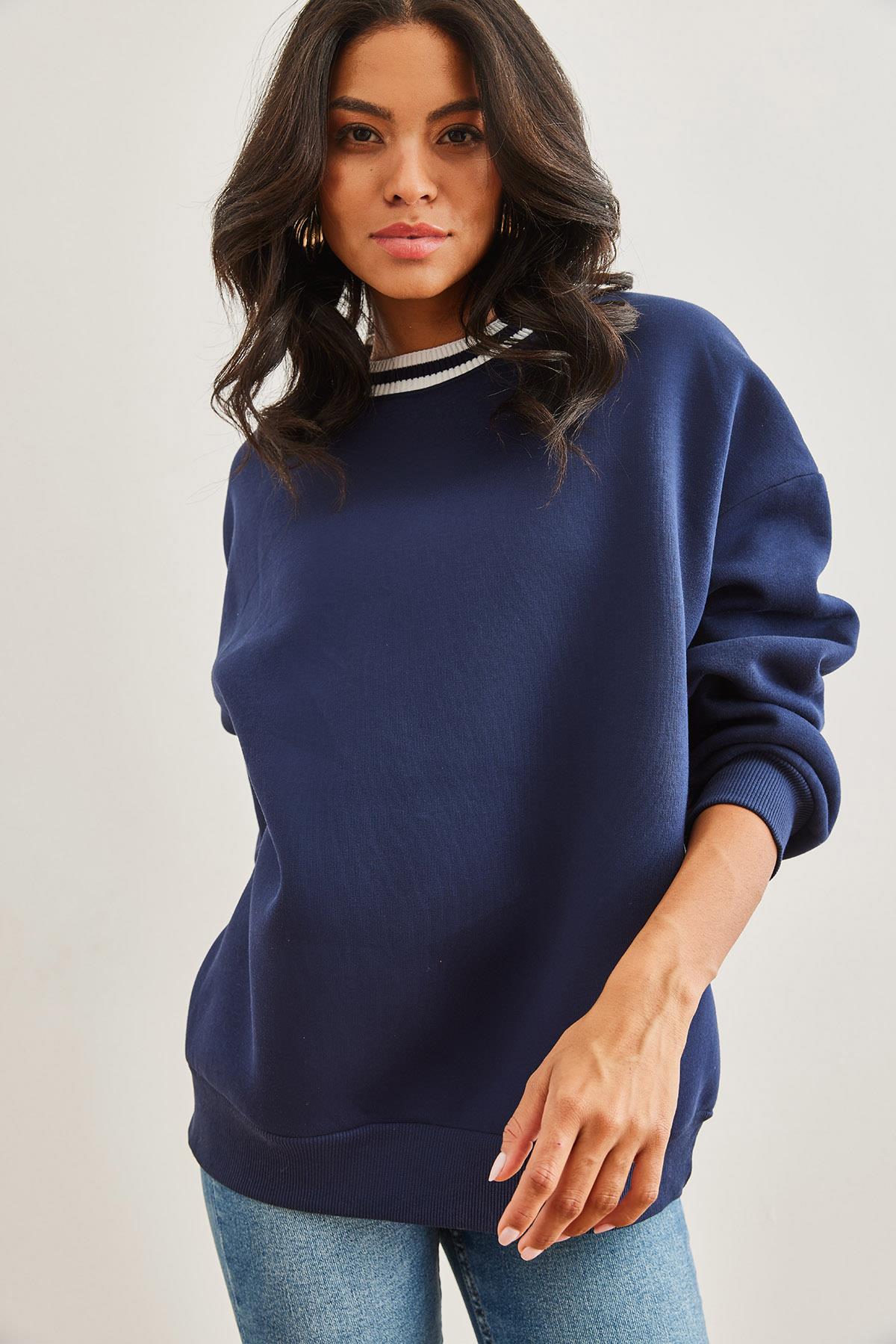 Yaka Detaylı Şardonlu Kalın Sweatshirt Lacivert