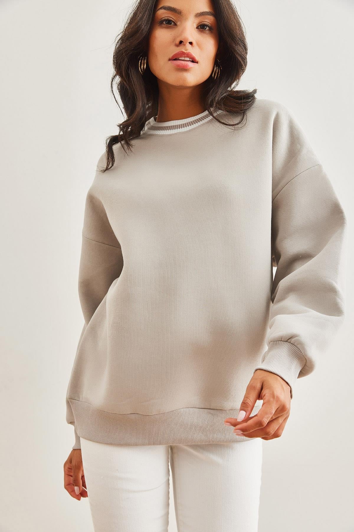 Yaka Detaylı Şardonlu Kalın Sweatshirt Gri