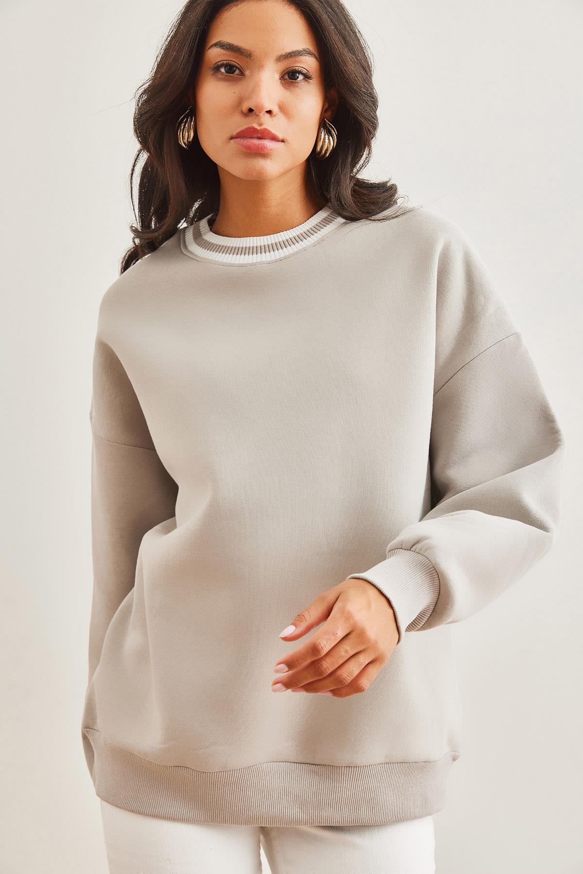 Yaka Detaylı Şardonlu Kalın Sweatshirt Gri