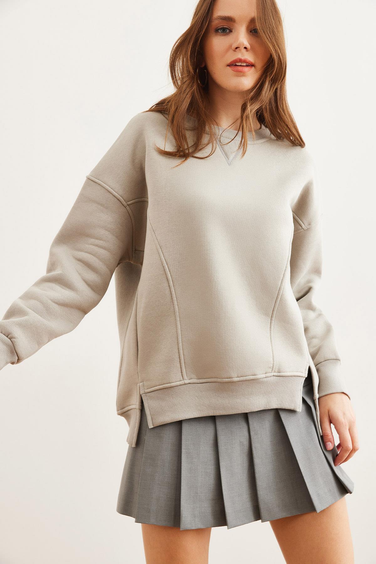 Yaka Dikiş Detaylı Yırtmaç Detaylı Şardonlu Sweatshirt Yunus Gri