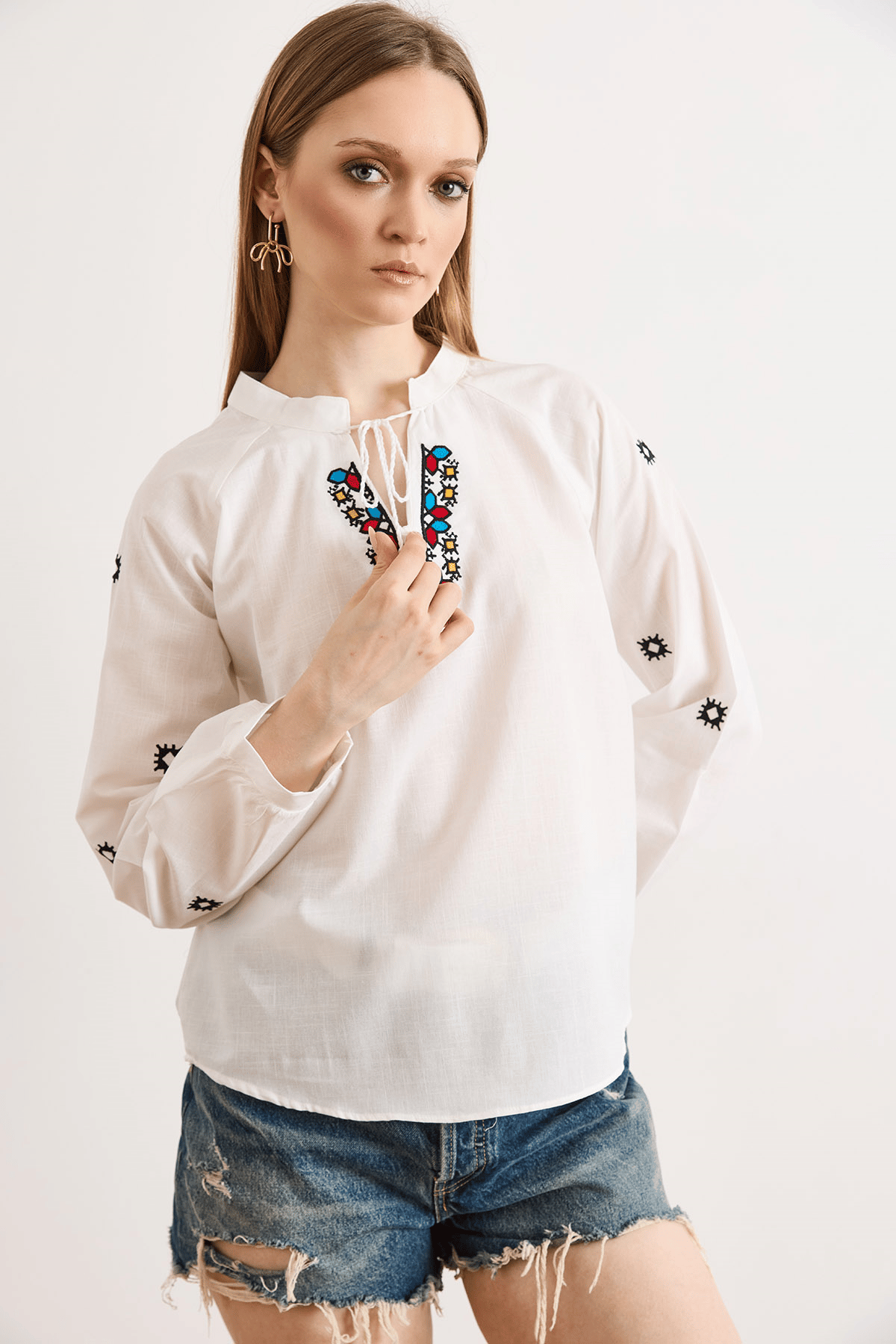 Yaka Nakış Detaylı Bağcıklı Boho Pamuk Bluz Beyaz
